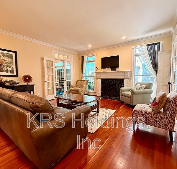 1025 Blackburn Blf — Photo 3