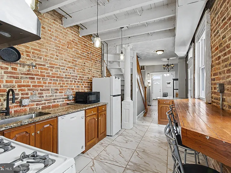 14 Poultney St — Photo 13