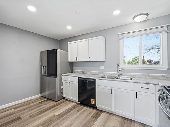 5th image of 900 Old Marion Rd NE