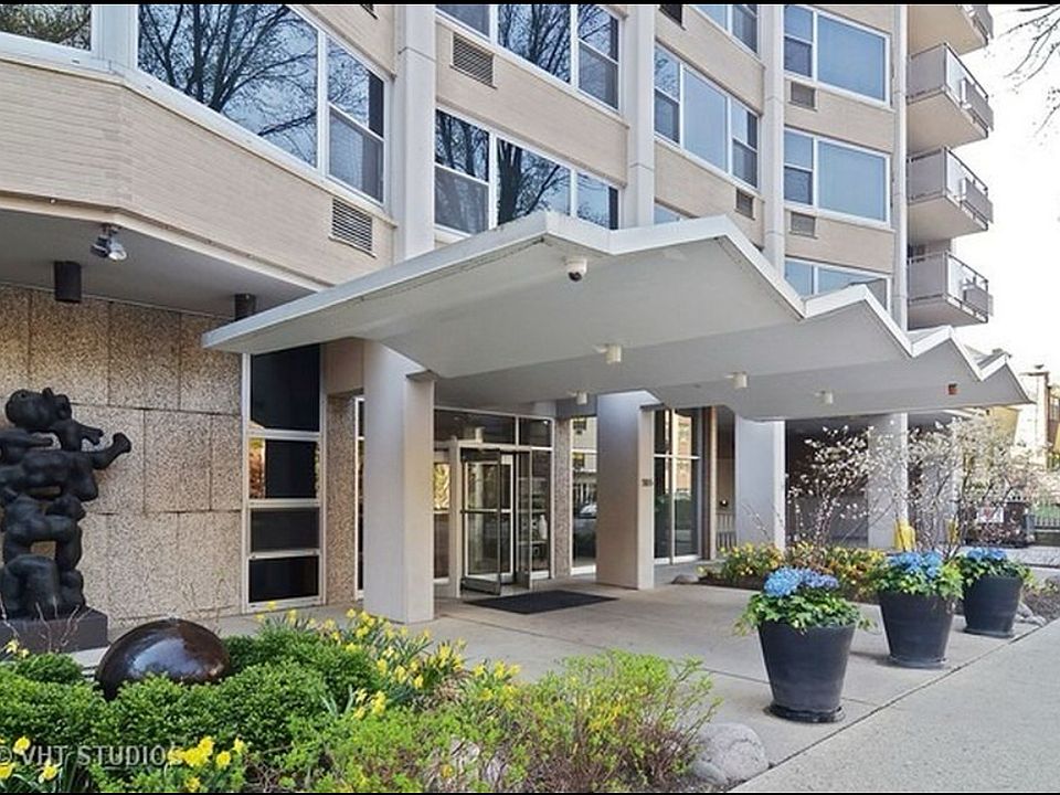 1st image of 555 W Cornelia Ave APT 304