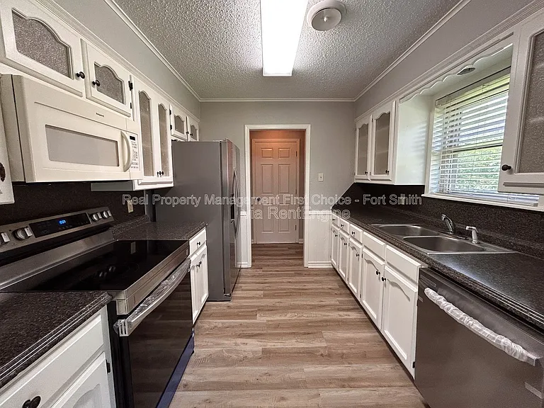 1406 Strozier Ct — Photo 7