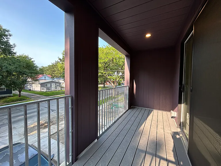1003 E Washington St — Photo 31