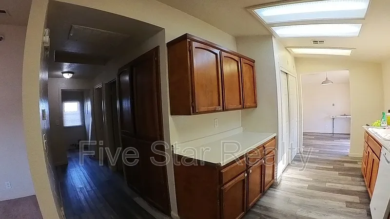3 bed, 2.0 bath, 1120 sqft, $1,950 — Photo 4