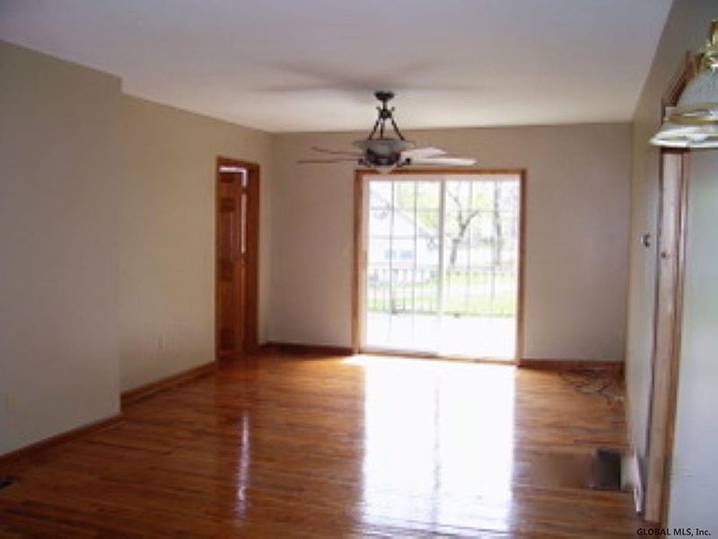 5th image of 102 5TH Street