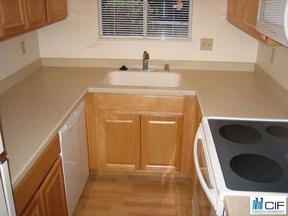 5th image of 1730 Dolphin Dr