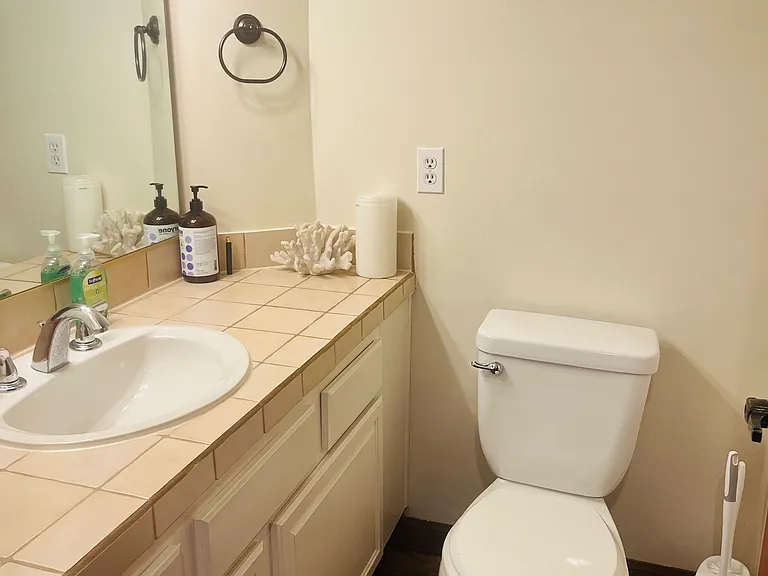 11718 Goshen Ave #6 — Photo 17