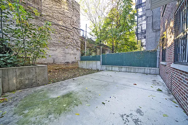 Rented by Level Group | media 12