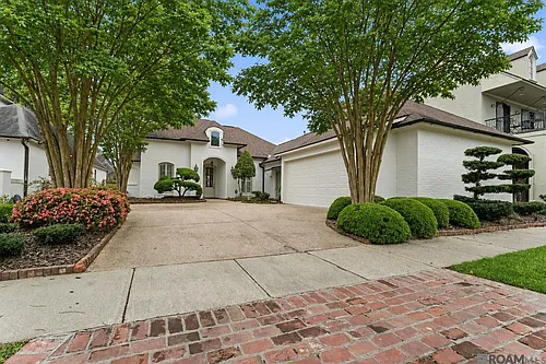 228 E Greens Dr Photo 1