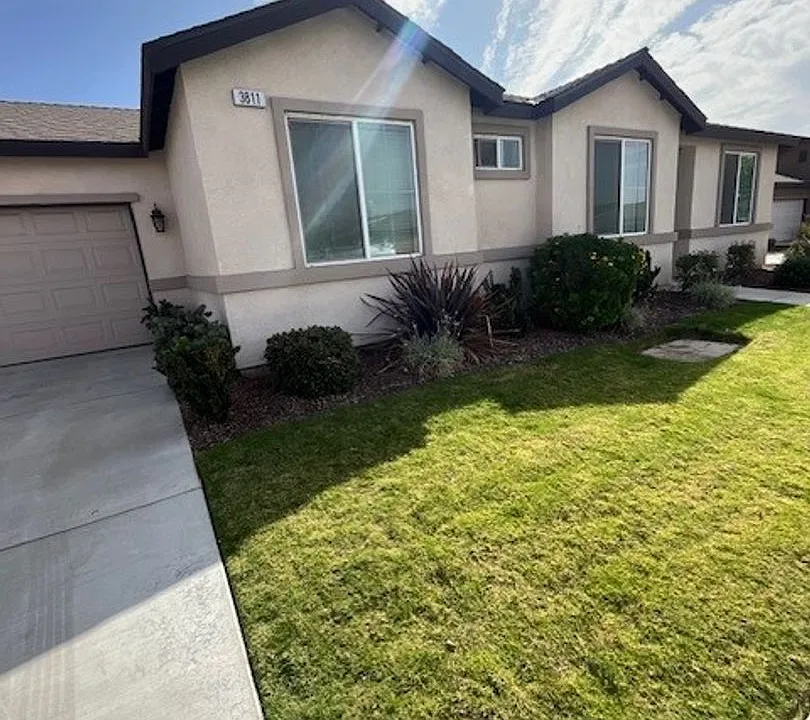 3811 W Nellis Ave
