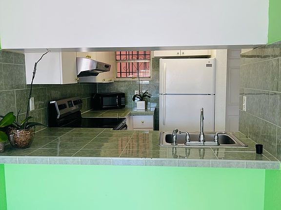 2nd image of 420 NW 12th Ave APT 21