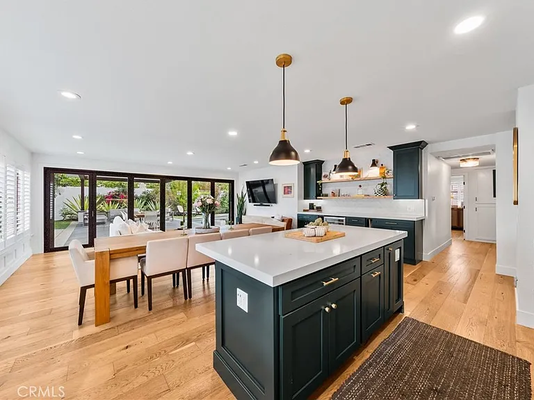 8541 Kelso Dr — Photo 34