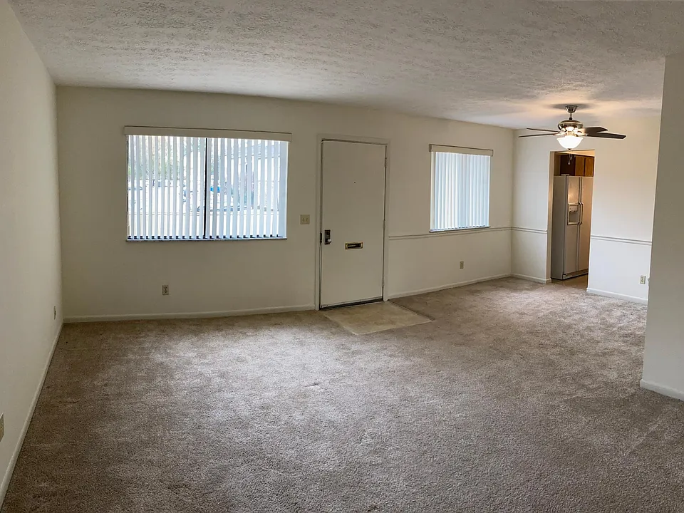 Grandin Club Apartments