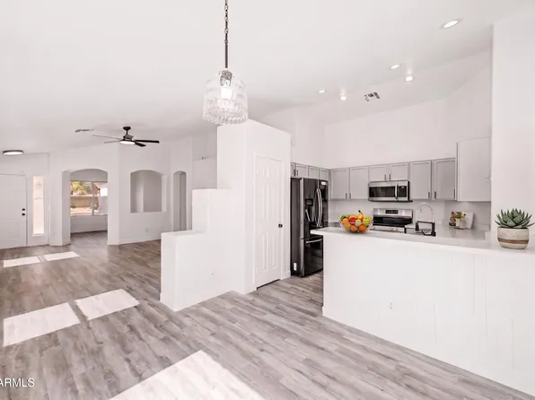 5823 E HOPI Circle, Mesa, AZ 85206