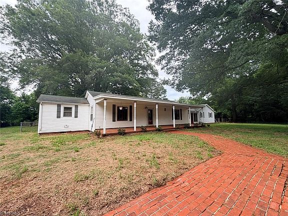 5th image of 2940 Shue Rd