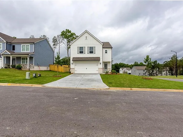 131 Landsdowne Way — Photo 44