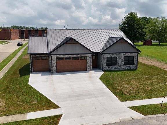 4th image of 203 Crestwood Dr