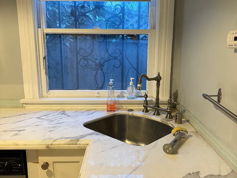 6087 Harold Way #1 — Photo 8