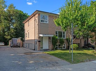 154 Edinborough Ct, Toronto, ON M6N 2E8