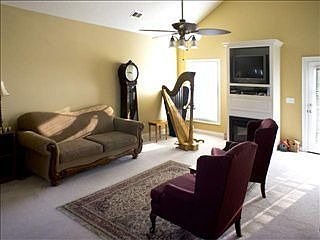 3rd image of 986 Melrose Cir