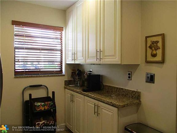 5th image of 451 NW 36th Ave #451