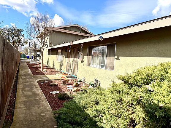 3rd image of 208 N B Street