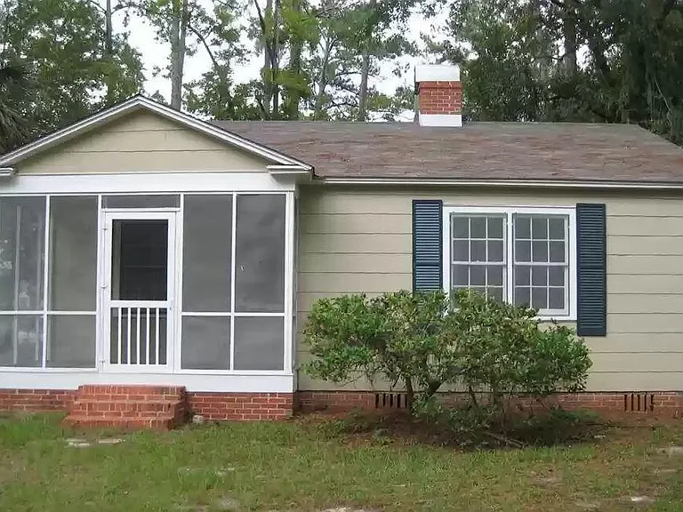 1413 Iola Dr — Photo 1