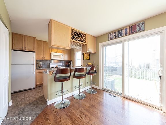 5th image of 1466 N Gatewood Ave