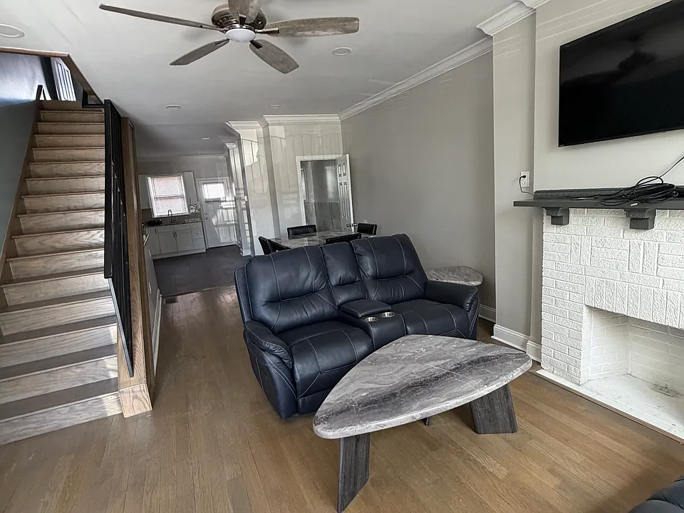 1725 W Passyunk Ave