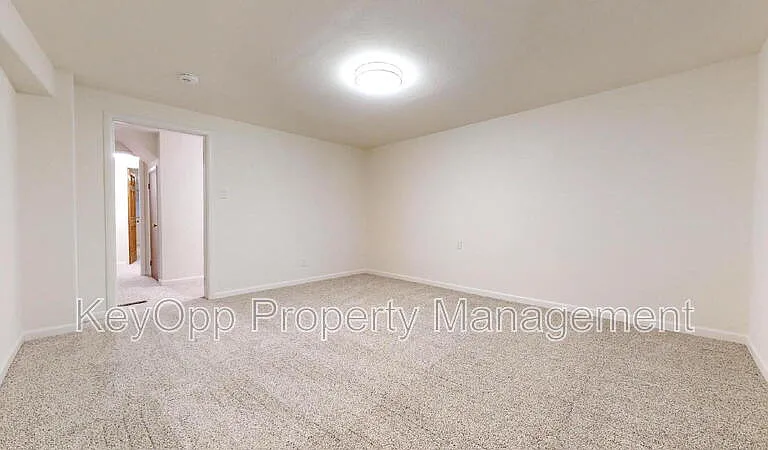 31 Crestline Ave — Photo 18