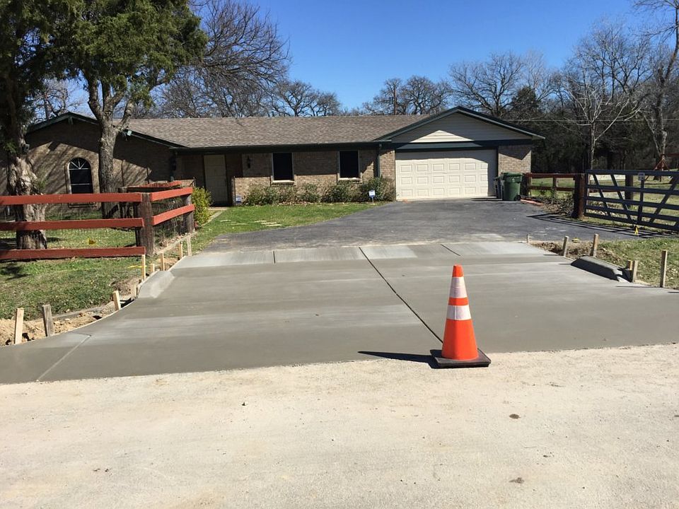 1st image of 105 Brock Dr