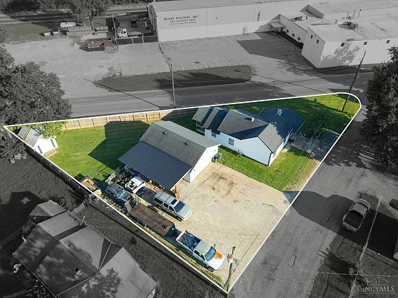 2nd image of 2454 Maple St