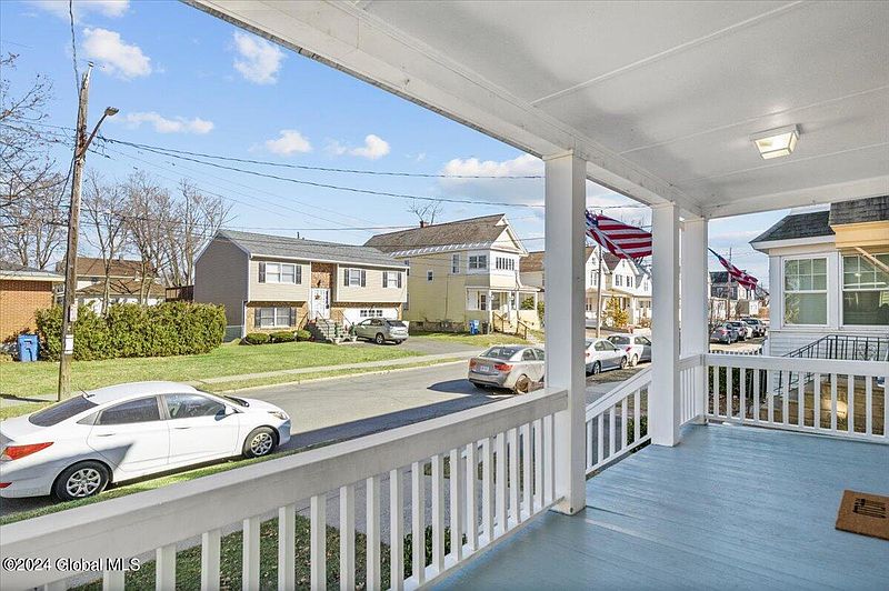3rd image of 24 Mapleridge Avenue