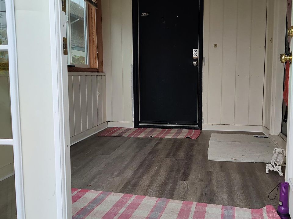1st image of 4409 5th Ave NE #4409