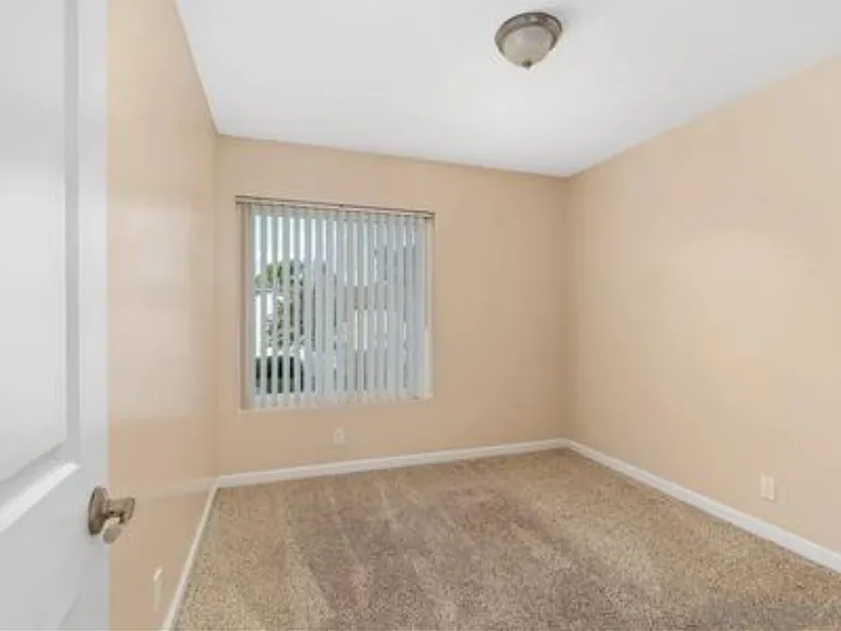 460 Bluffview Rd — Photo 4