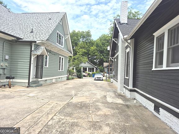 3rd image of 1078 Arlington Ave SW