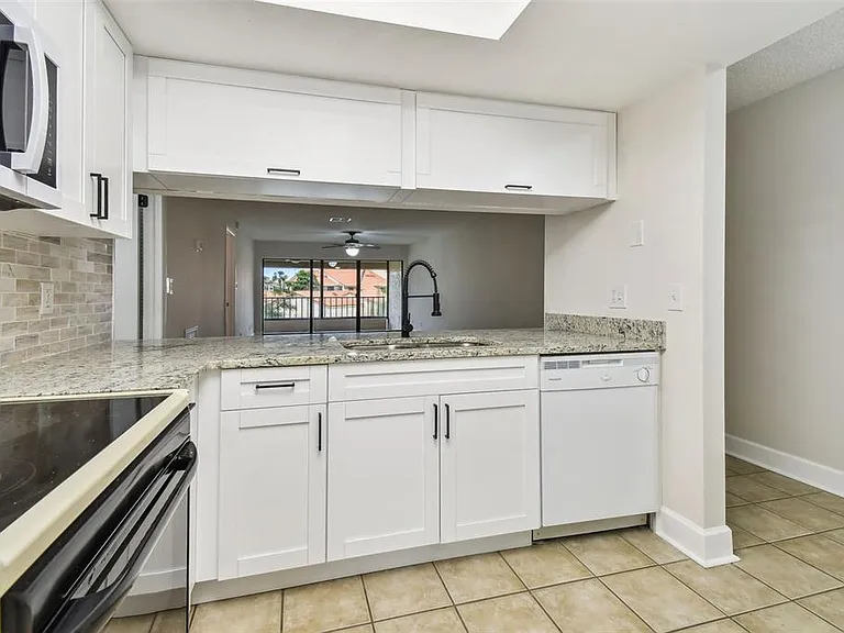 4800 Brittany Dr S #102 — Photo 9