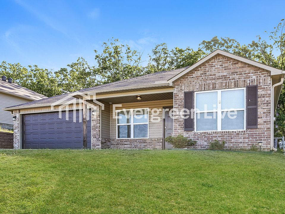 1st image of 10 Spring Ridge Ln