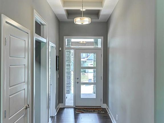 4th image of 922 S 184th Ave