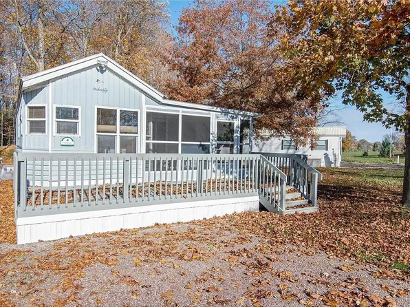 4 Pike Cir, South Hero, VT 05486