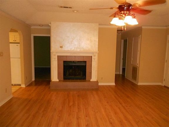 2nd image of 2849 Saba Ln