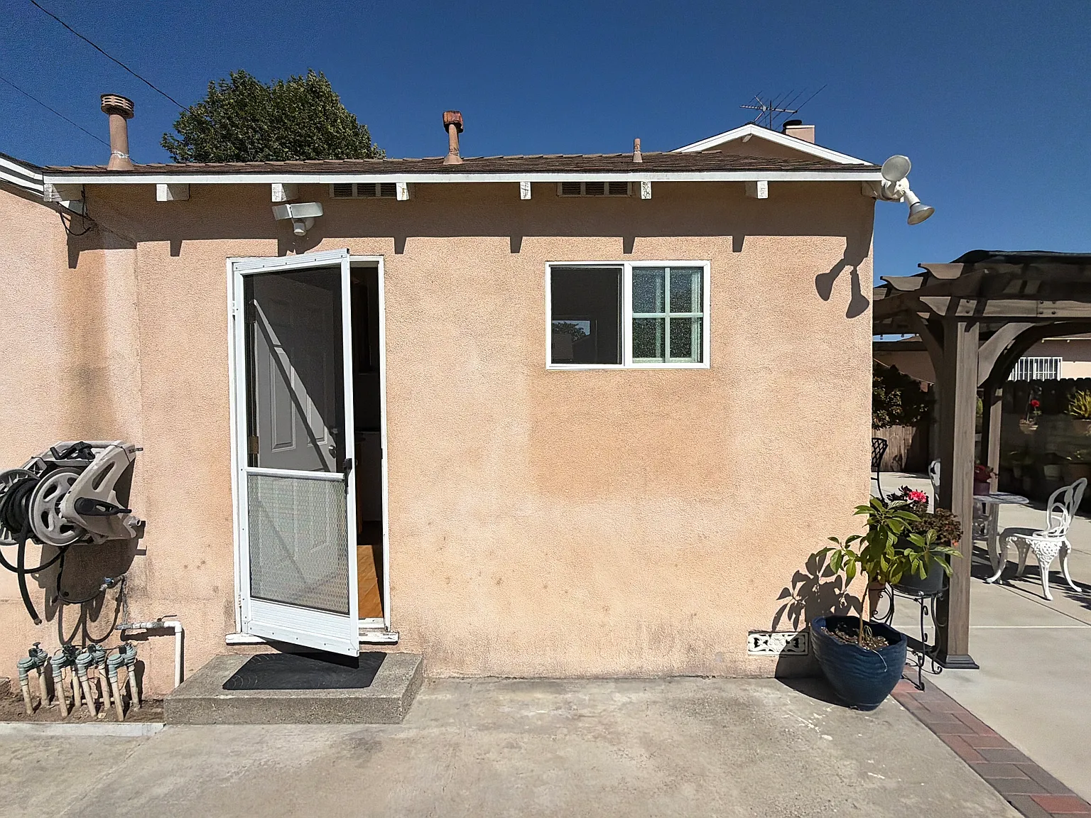 4147 Arica Ave — Photo 2