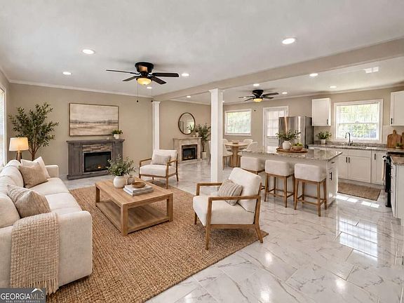 3rd image of 2403 Tiffany Pl
