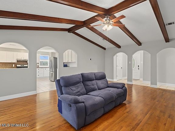 4th image of 1740 Thomas Jefferson Dr