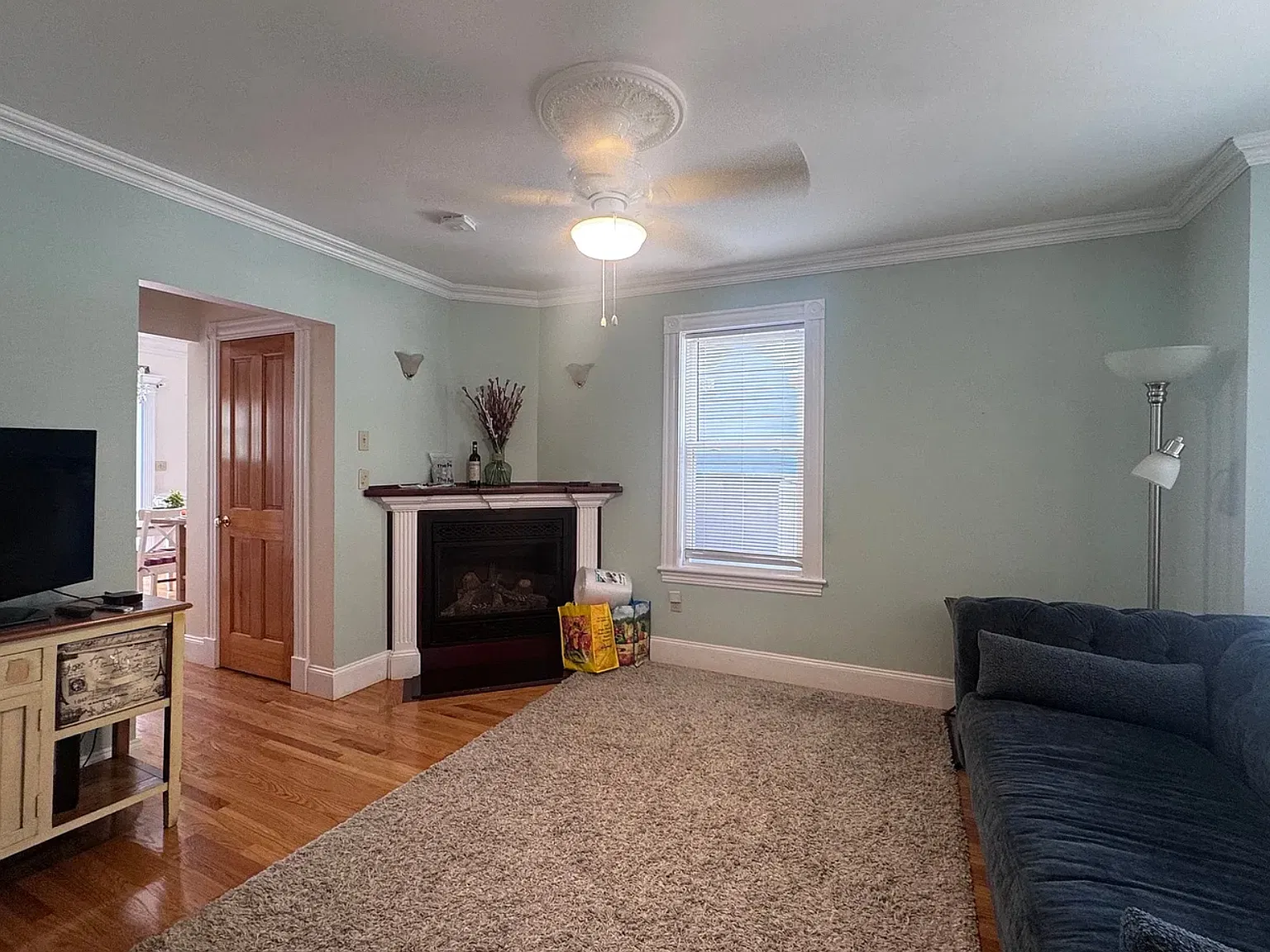 4 bed, 2.5 bath, $4,400 — Photo 2