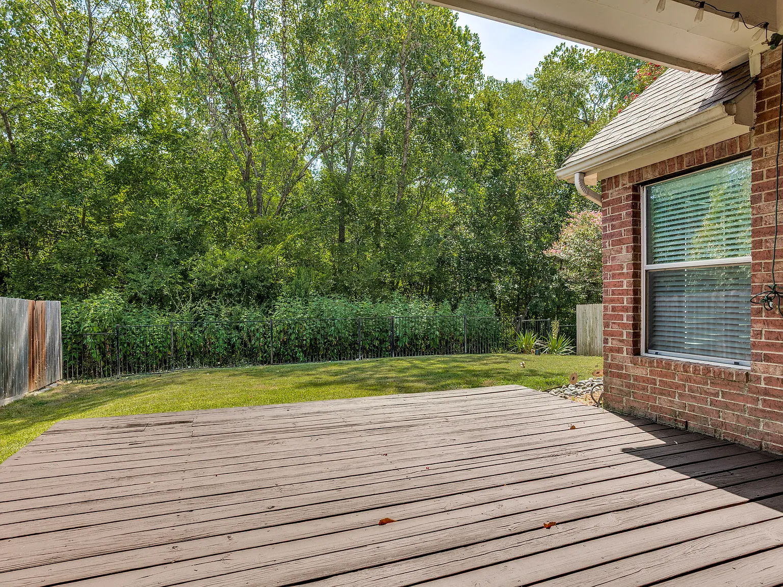 3 bed, 1628 sqft, $2,150 — Photo 2