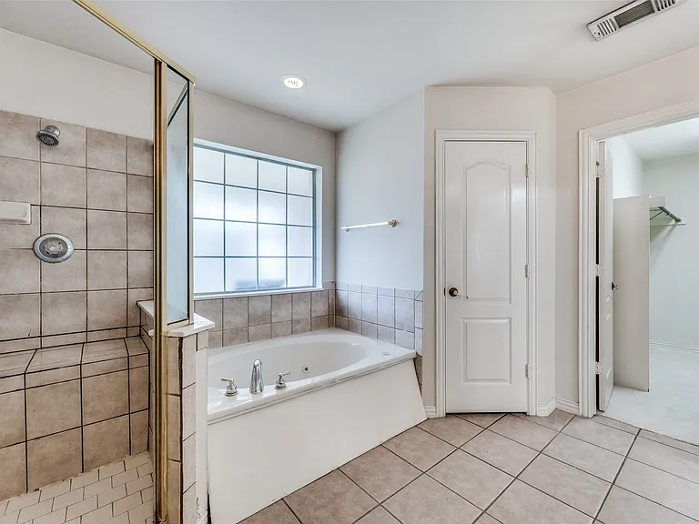 402 Horse Shoe Dr — Photo 17