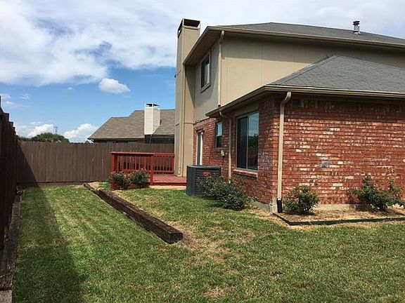 4th image of 2404 Brooke Ct