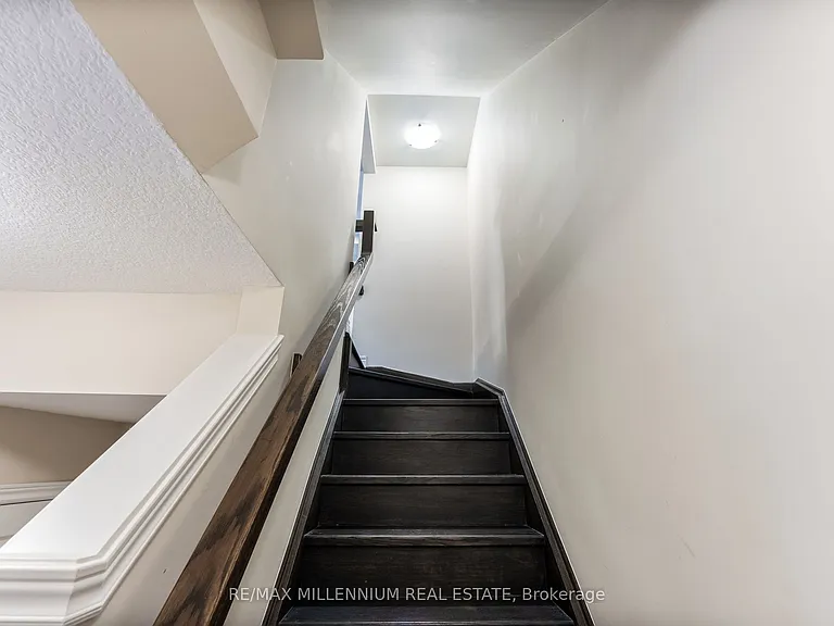 18 Whaley Ln — Photo 5