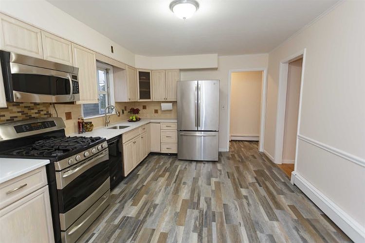 1st image of 171 Weed Ave
