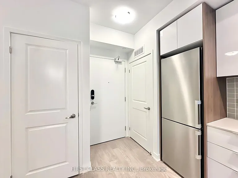 543 Richmond St W #820 — Photo 6